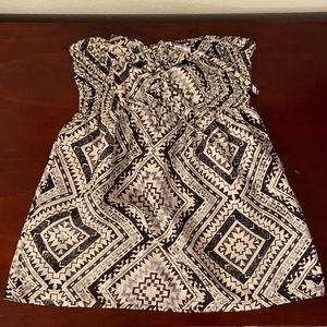 Women’s Strapless Top